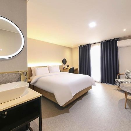 Labe Hotel Jeonju Exteriör bild