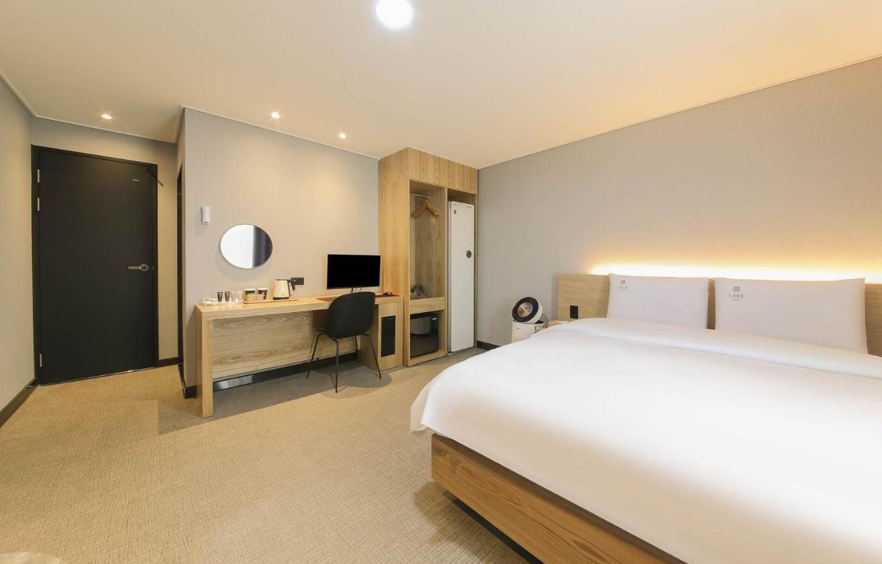 Labe Hotel Jeonju Exteriör bild