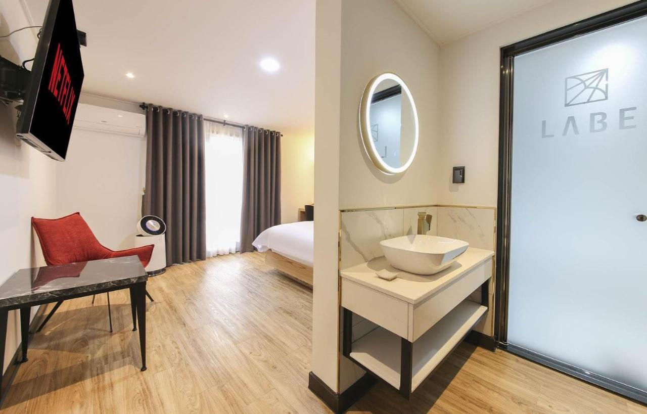 Labe Hotel Jeonju Exteriör bild
