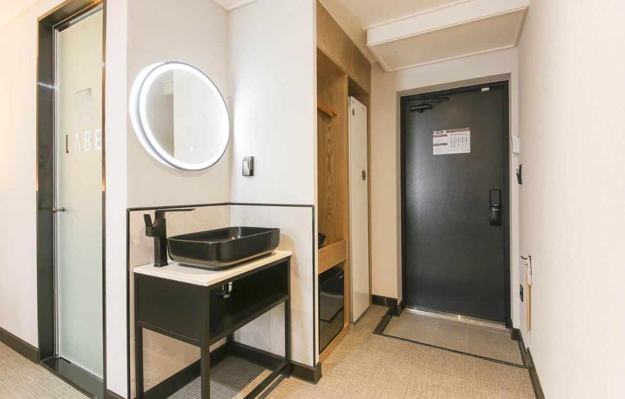 Labe Hotel Jeonju Exteriör bild